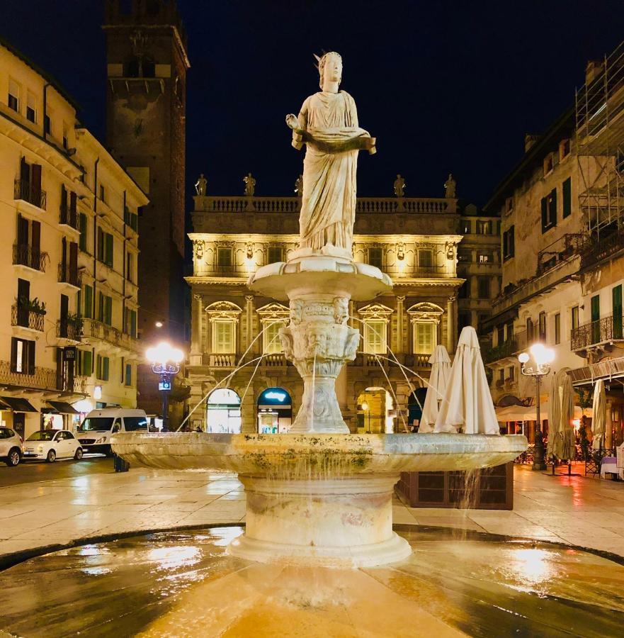 Casa Martini Piazza Erbe Apartment Verona Exterior photo